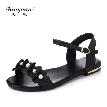 Fanyuan 2019 Nove ženske sandali s polno pravega usnja poletne sandale sponke trak cvet ravno modni čevlji ženska črna bela