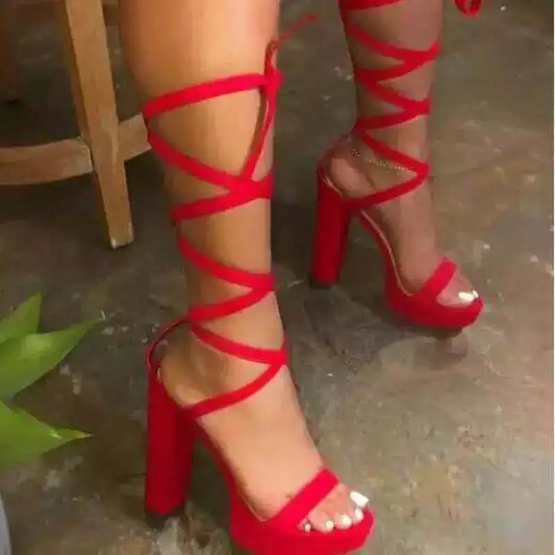 Vroče poletje slog Ameriški seksi nepremočljiva obliko in barvo traku debele visoke pete sandala ženska moda seksi nočni klub čevlji