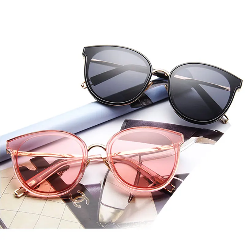 Q Oculos de sol Ženska sončna Očala Znamke Oblikovalec Mačka Oči Veliki Škatli Klasična Očala za Sonce Prevelik Vožnje Očala Gafas UV400