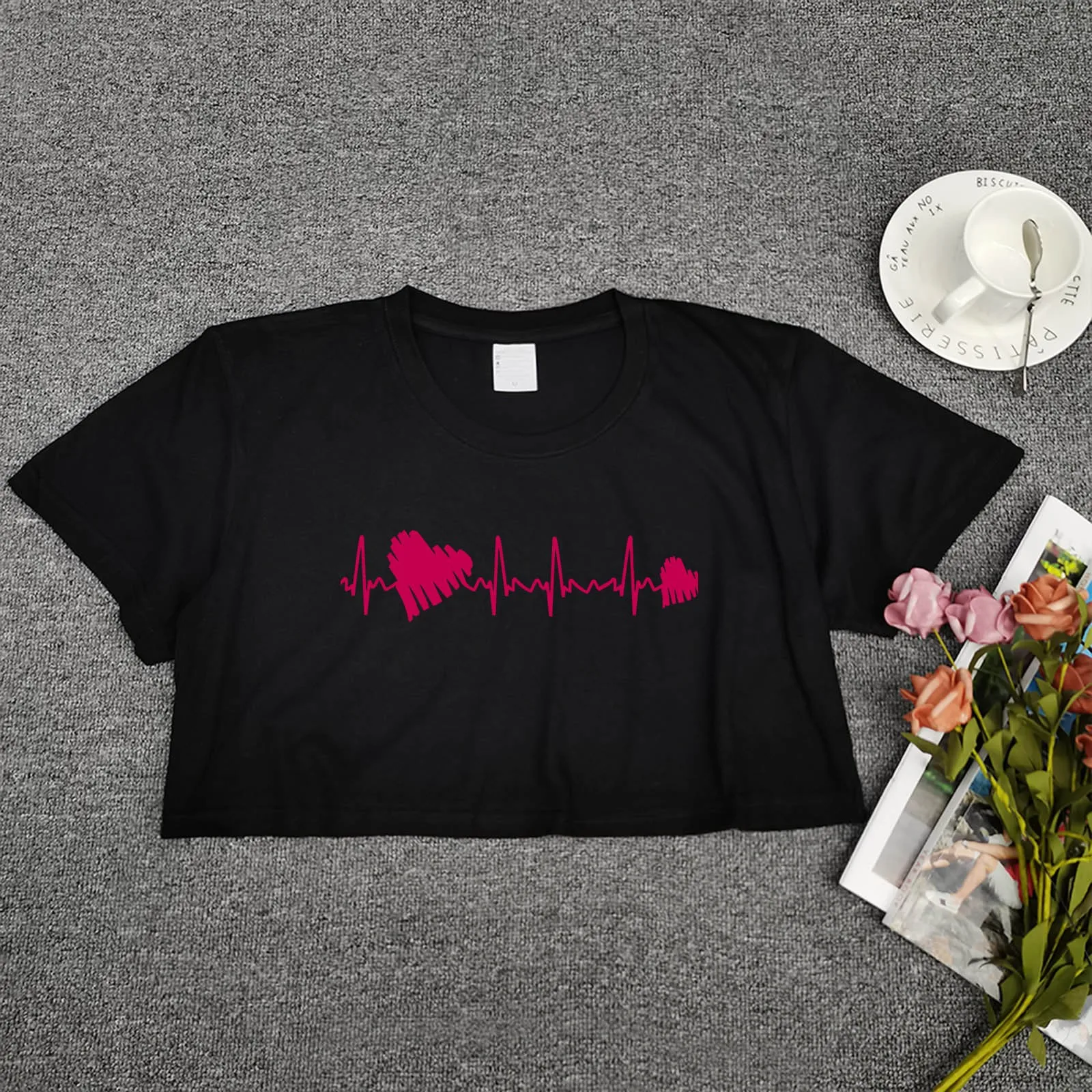 25# Ženske T-shirt Dame Black T-shirt Krog Vratu Kratek Rokav Rastlinske Roza Cardiogram Tisk Svoboden Kratka majica s kratkimi rokavi Ženske 2020 Топ