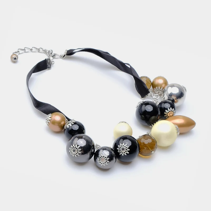 Amorita boutique Black žogo design retro ogrlica