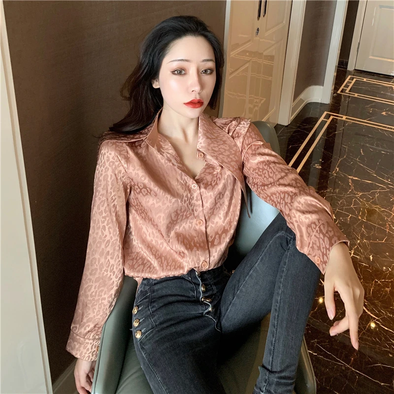 2020 Pomlad Korejske Ženske Zavoj Navzdol Ovratnik Luč Rokavi Majica Ženska Oblikovalec Divje Slim Je Tanka, Eno-Zapenjanje Majica