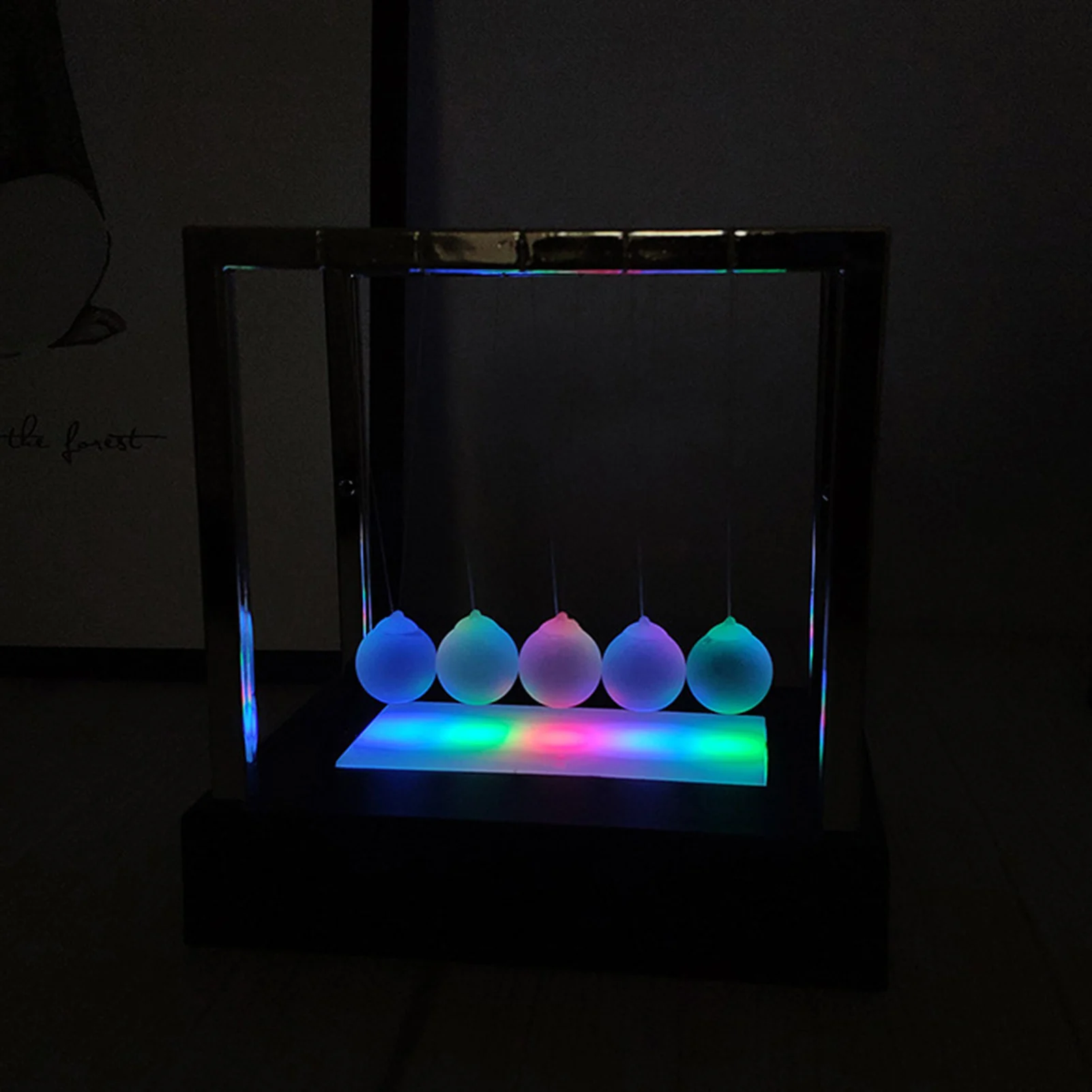 ABS Plastika Barvna LED Svetlobna Fuksija Znanja Newtonov Zibelka Nihalo Bilance Kroglice Dekorativni Okras Otroci, Otroci igrače