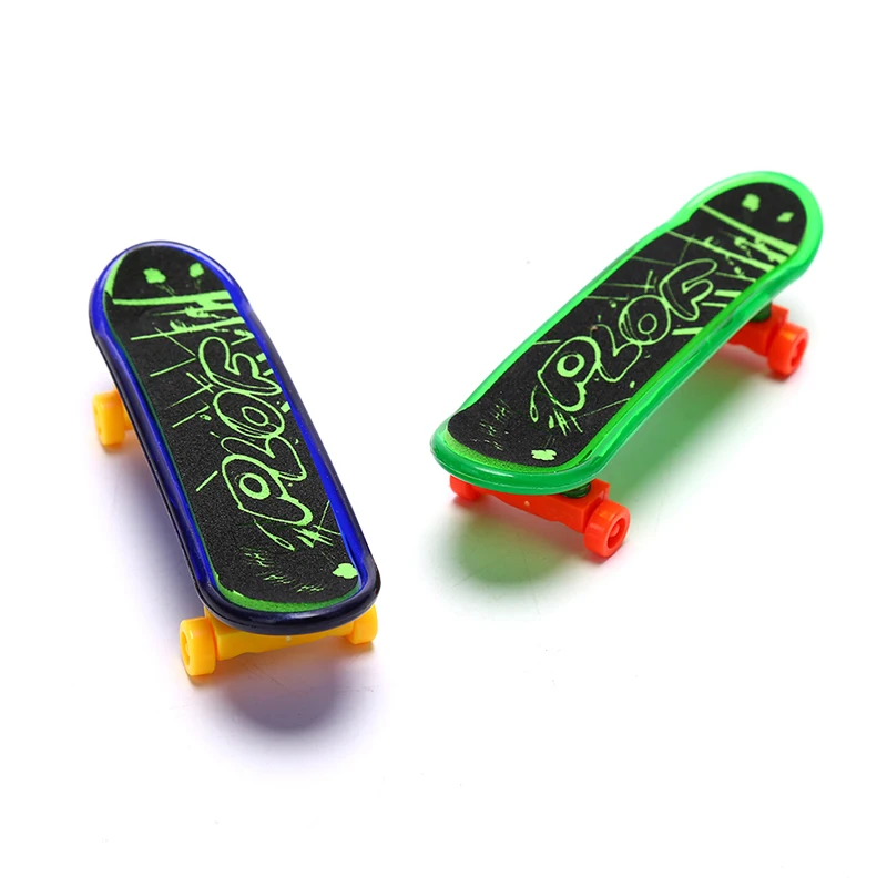 1 Pc Srčkan Stranka Igrača Otroci Otrok Mini Prst Odbor Fingerboard Zlitine Skate Boarding Igrače Darilo Barvo Naključno