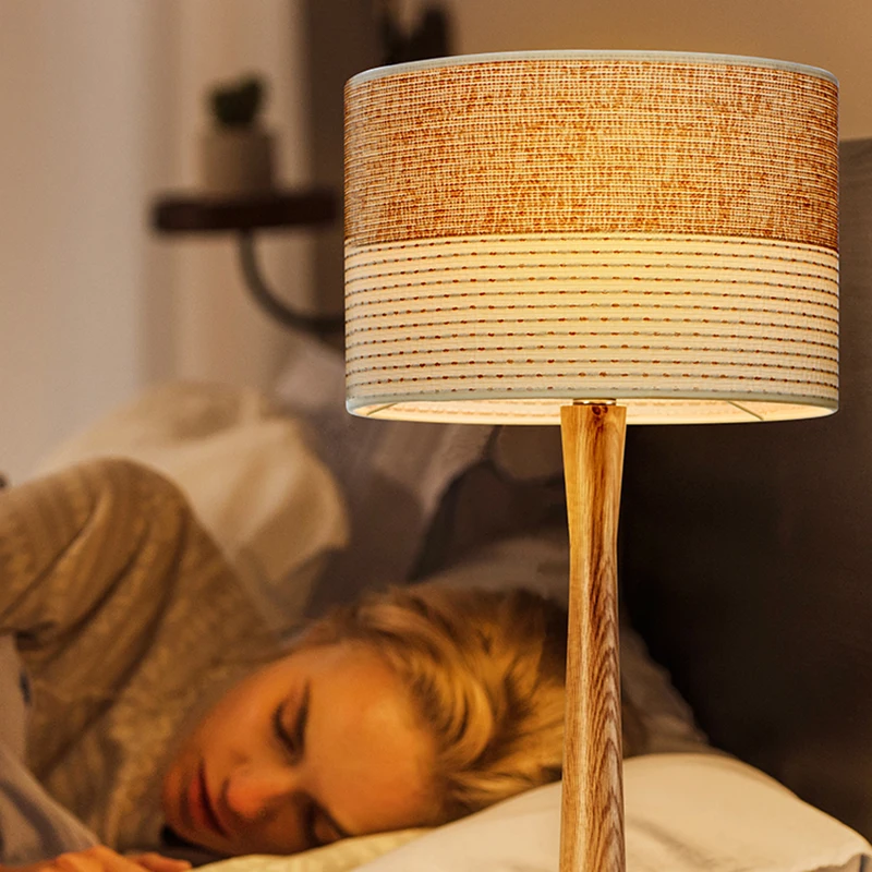 Nordijska dodatki namizne svetilke spalnica svetilko ob postelji svetilko svetlobno razkošje preprostega sodobne ustvarjalne toplo romantično poroko nočno omarico lučka