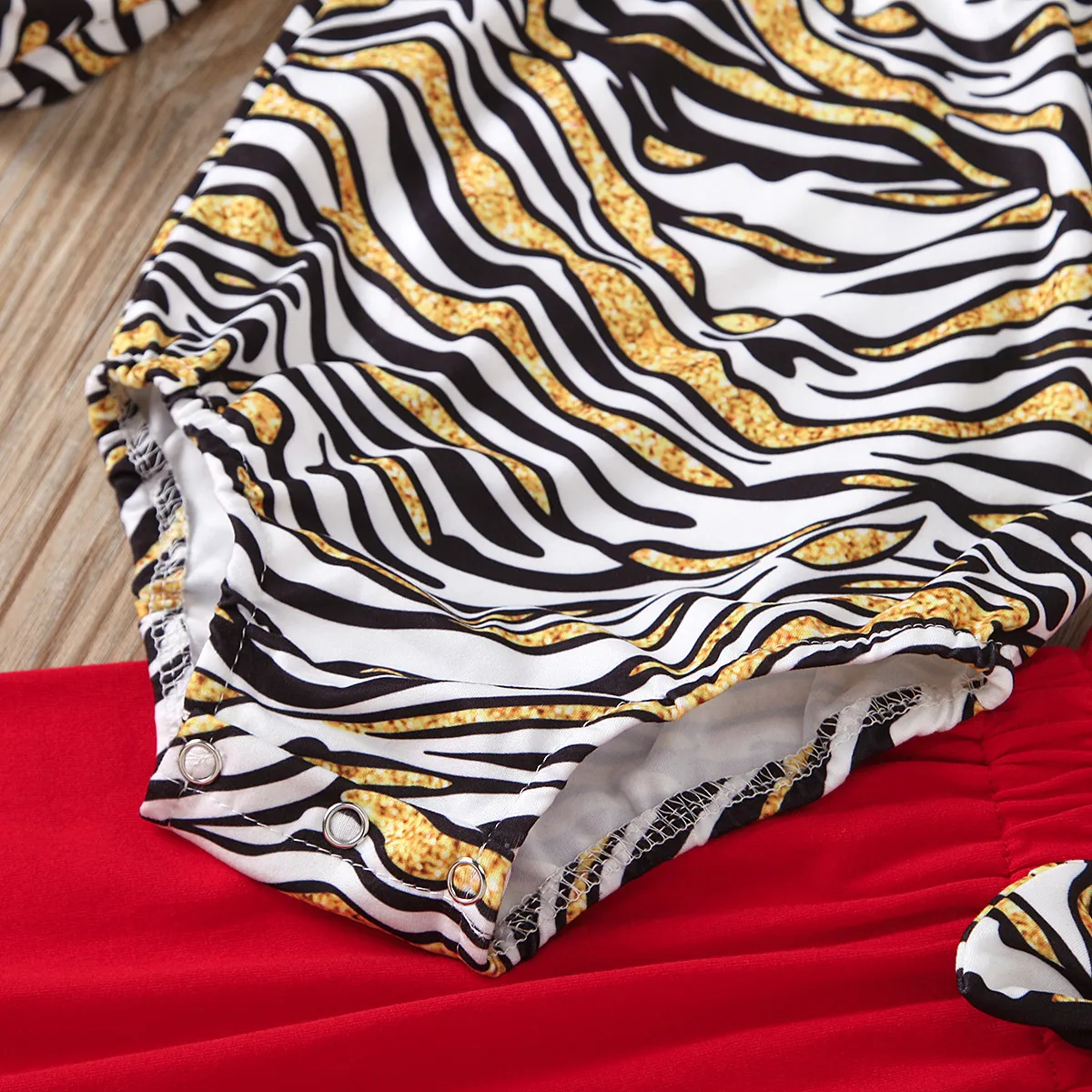 0-24M Moda Baby Dekle Oblačila Zlati Leopard Tiskanja Dolg Rokav Romper Vrh+Rdeče Hlače+Lok Glavo Pomlad Otroci Obleke 3pcs