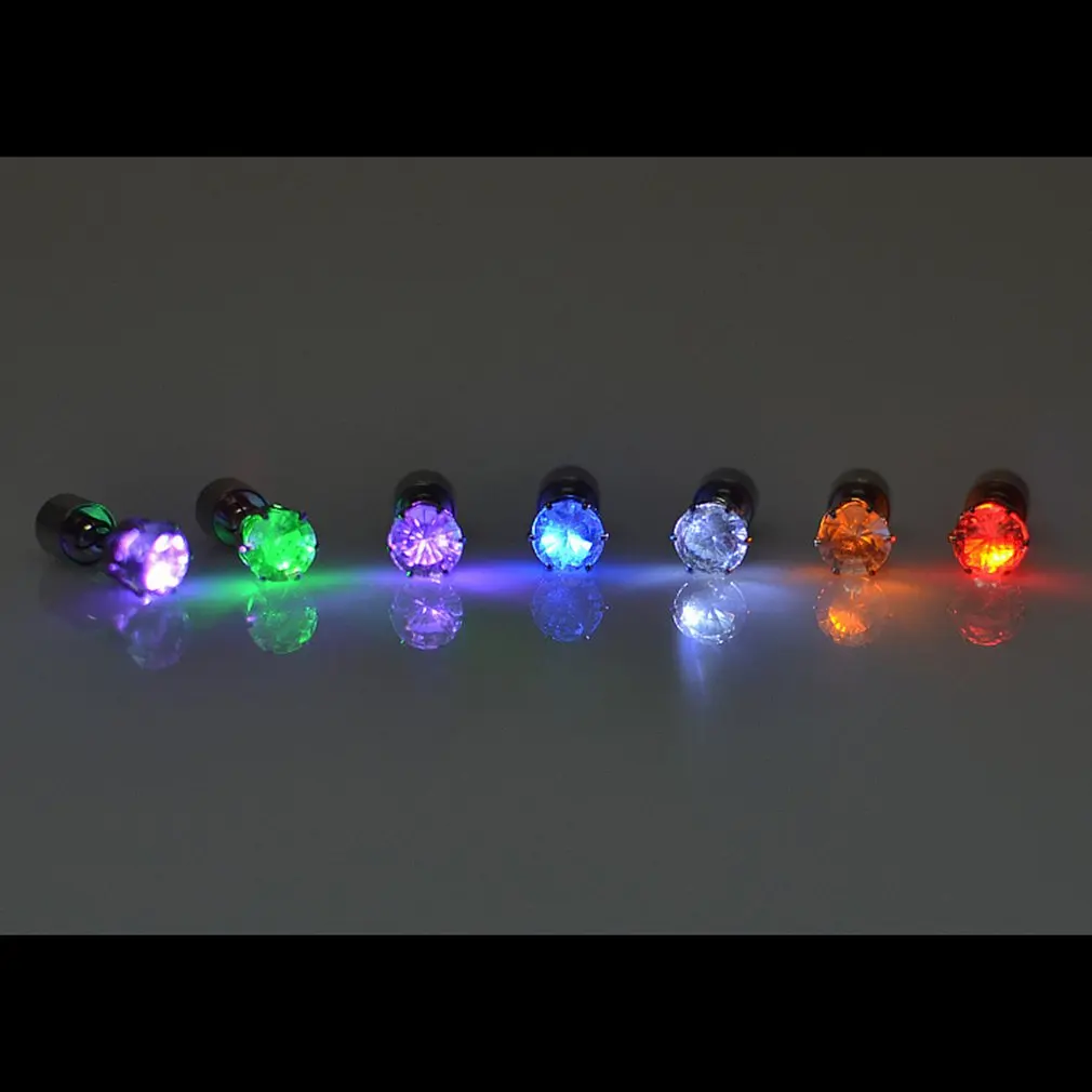 Modna LED Svetlobna Stud Uhani Dance Party Dodatki prižgejo LED Bling Ušesa Klinov Uhan 2019 Vroče prodaje