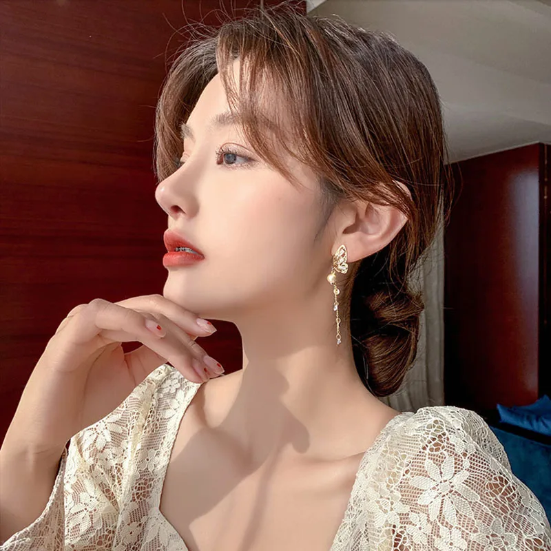 Sijoče Kristalno Metulj Čar Uhanov z Biseri Resast, Dolge Uhane Visi Žensk korejski Earings Modni Nakit 2020