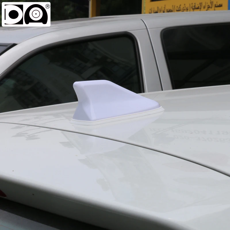 Vodotesna antena shark fin posebne auto avto radijske antene Močnejši signal Klavir barve za Toyota Rav4