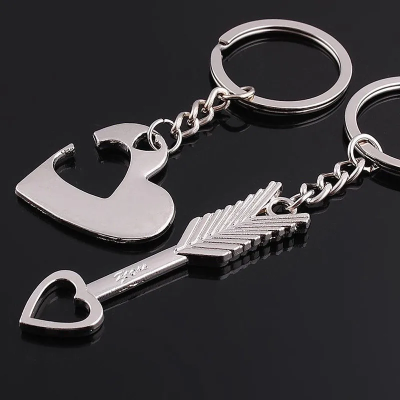 1Pair Moda Puščico Boga ljubitelje Keychains ključe obesek za ključe darilni Imetnik Finder Ključ-obroč