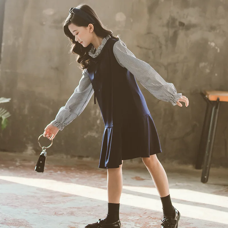 Dekle je Cvetje Krog Vratu Dolg Rokav Mozaik Ponaredek 2PCS Priložnostne Moda Obleke korejskem Slogu Koleno Dolžina Mornarsko Modra Obleke