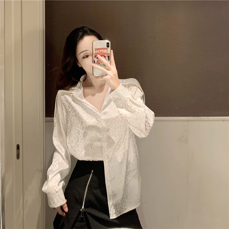 2020 Pomlad Korejske Ženske Zavoj Navzdol Ovratnik Luč Rokavi Majica Ženska Oblikovalec Divje Slim Je Tanka, Eno-Zapenjanje Majica