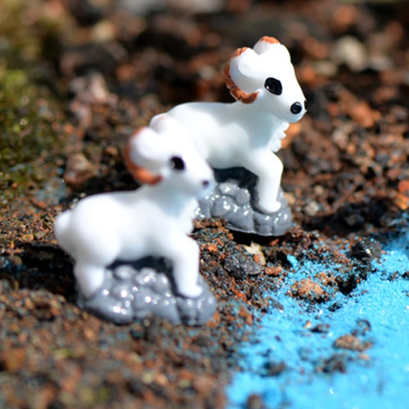 XUNSFY 2pc Bele Ovce, Koze, Ovčetina Jumbuck Prairie Kip Dekoracija dodatna Oprema Mini Otroške Igrače Dekor Obrti Figurice